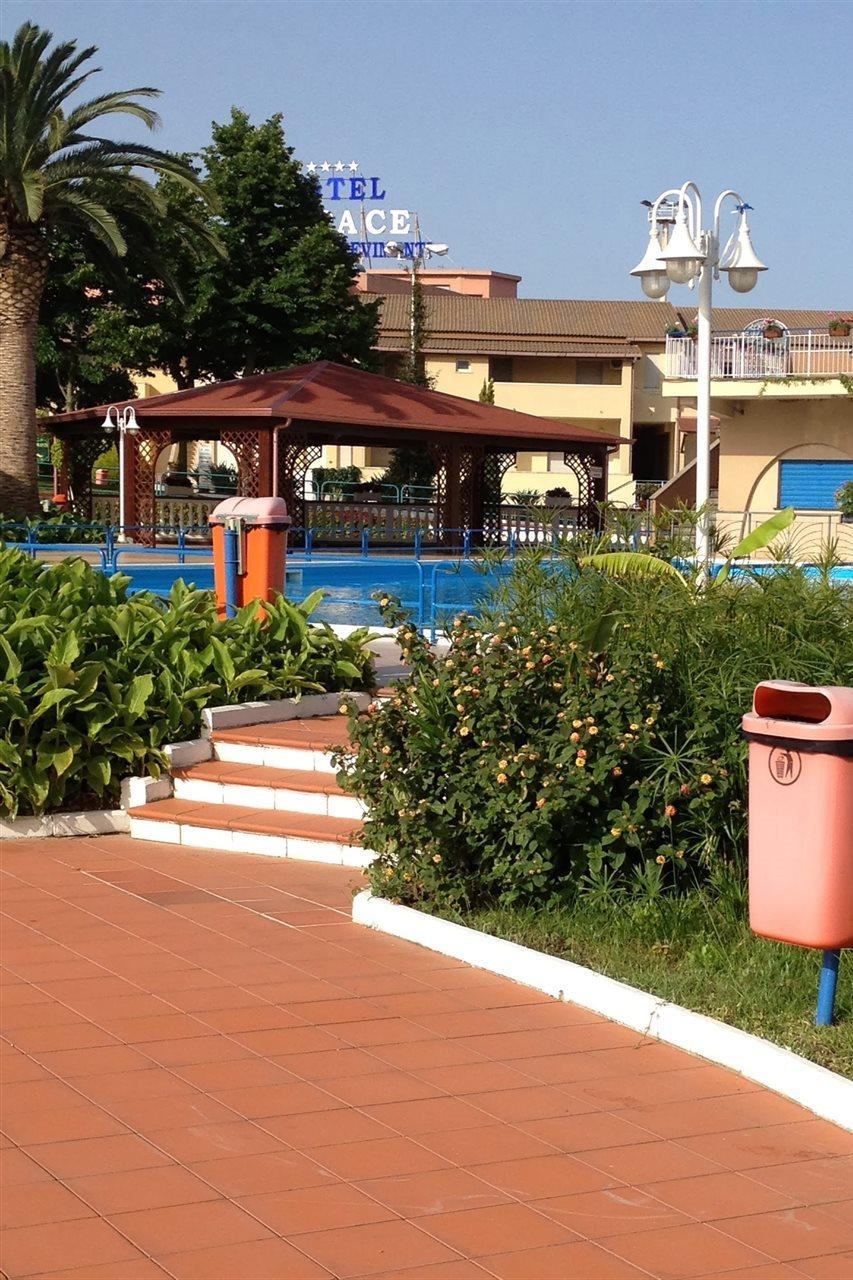 La Pace Village Residence Club Тропеа Екстериор снимка
