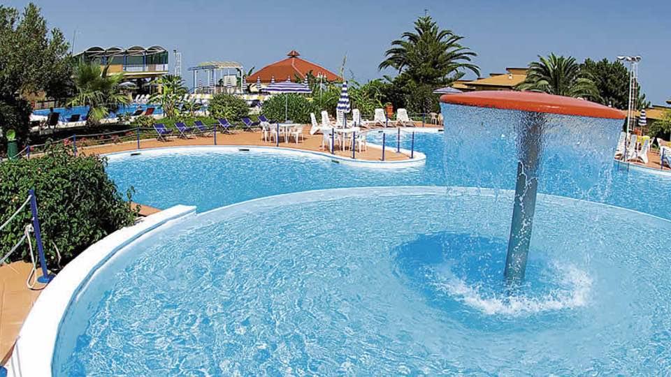 La Pace Village Residence Club Тропеа Екстериор снимка